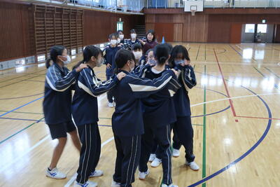 ２年生体育授業風景